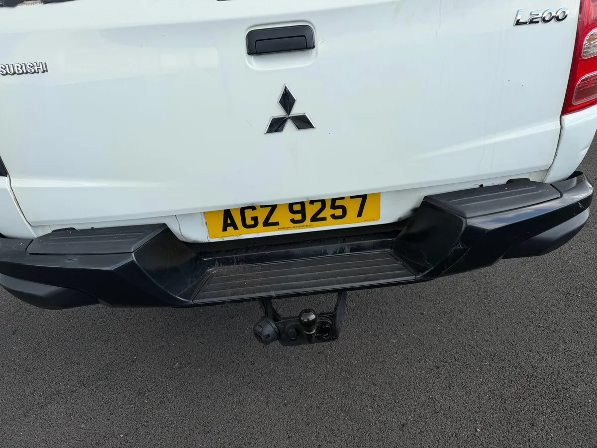 2016 Mitsubishi   L 200 crew cab - Image 3