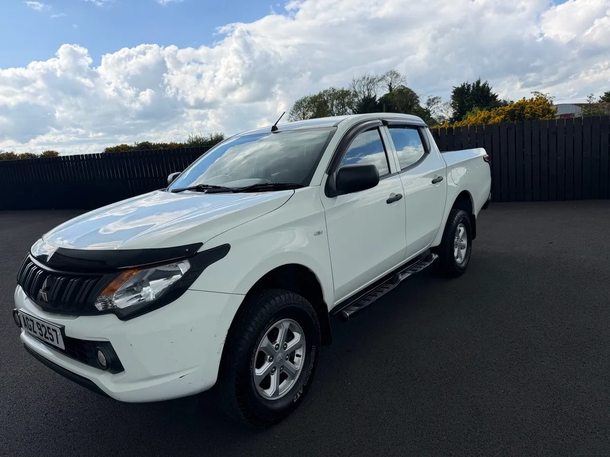 2016 Mitsubishi   L 200 crew cab - Image 4