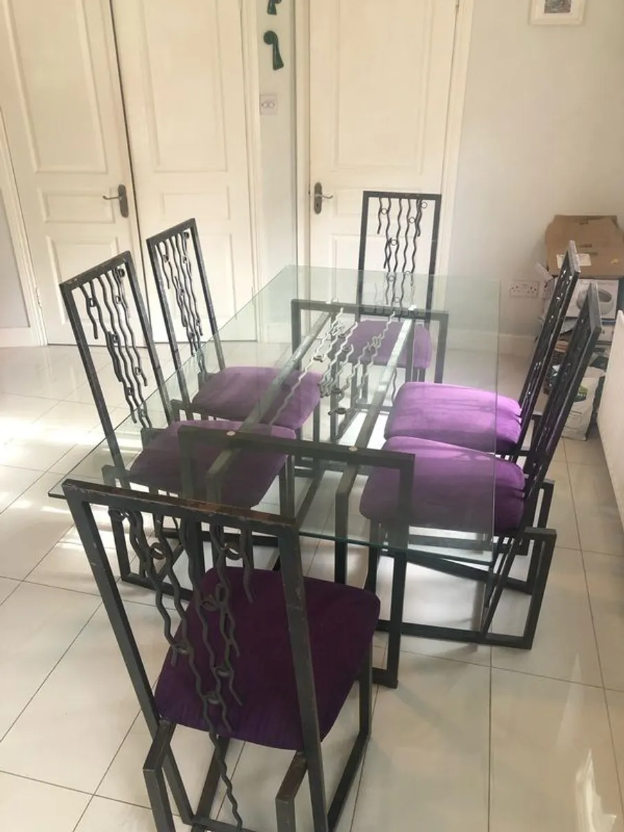 Table and 6 chairs - Image 2