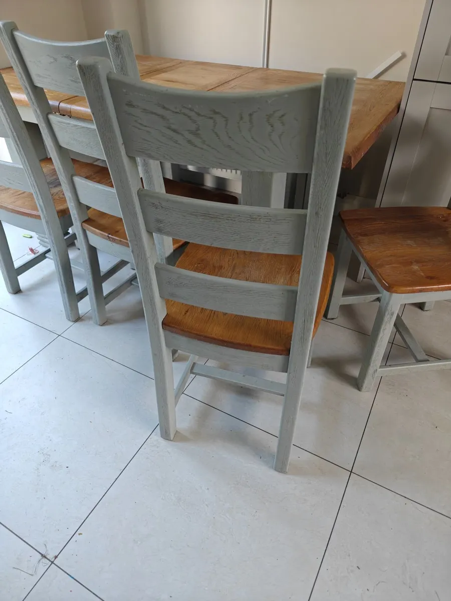 Kitchen table and chairs - Image 4
