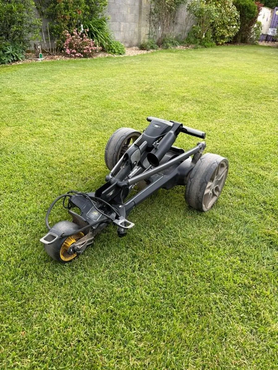 Powacaddy FW7s Electric Golf Trolley - Image 1