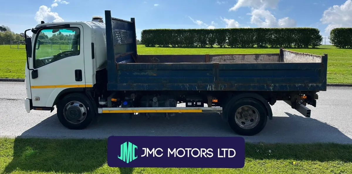 Isuzu Np 2017 3 Way Tipper - Image 4