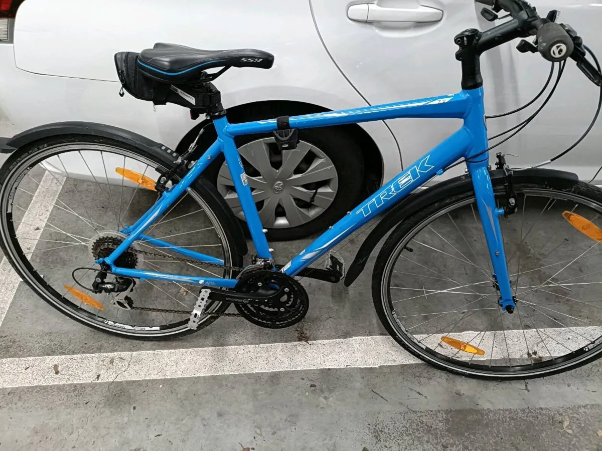 Trek model Fx 7.2 Size  20inch size M - Image 1