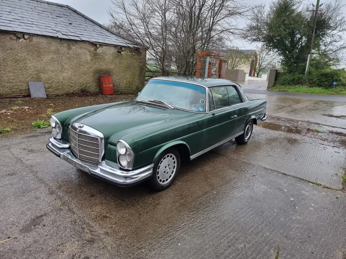 Mercedes 280SE 3.5 W111 RHD Coupe Moss Green - Image 4