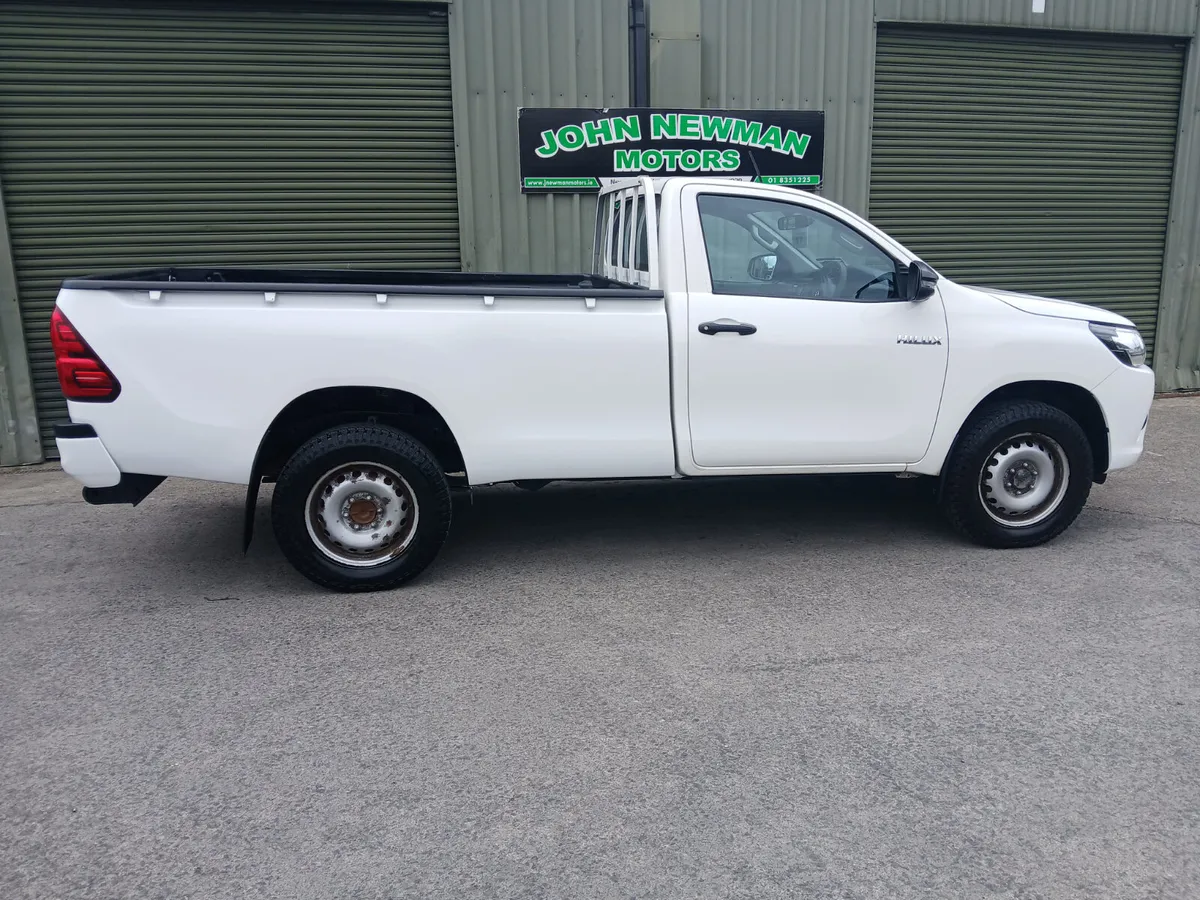 Toyota Hilux 2021 single cab  1 owner v clean - Image 3
