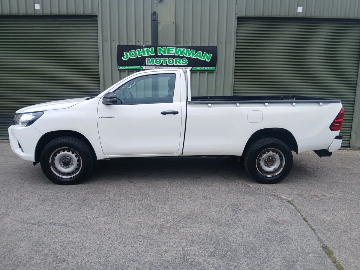 Toyota Hilux 2021 single cab  1 owner v clean - Image 2