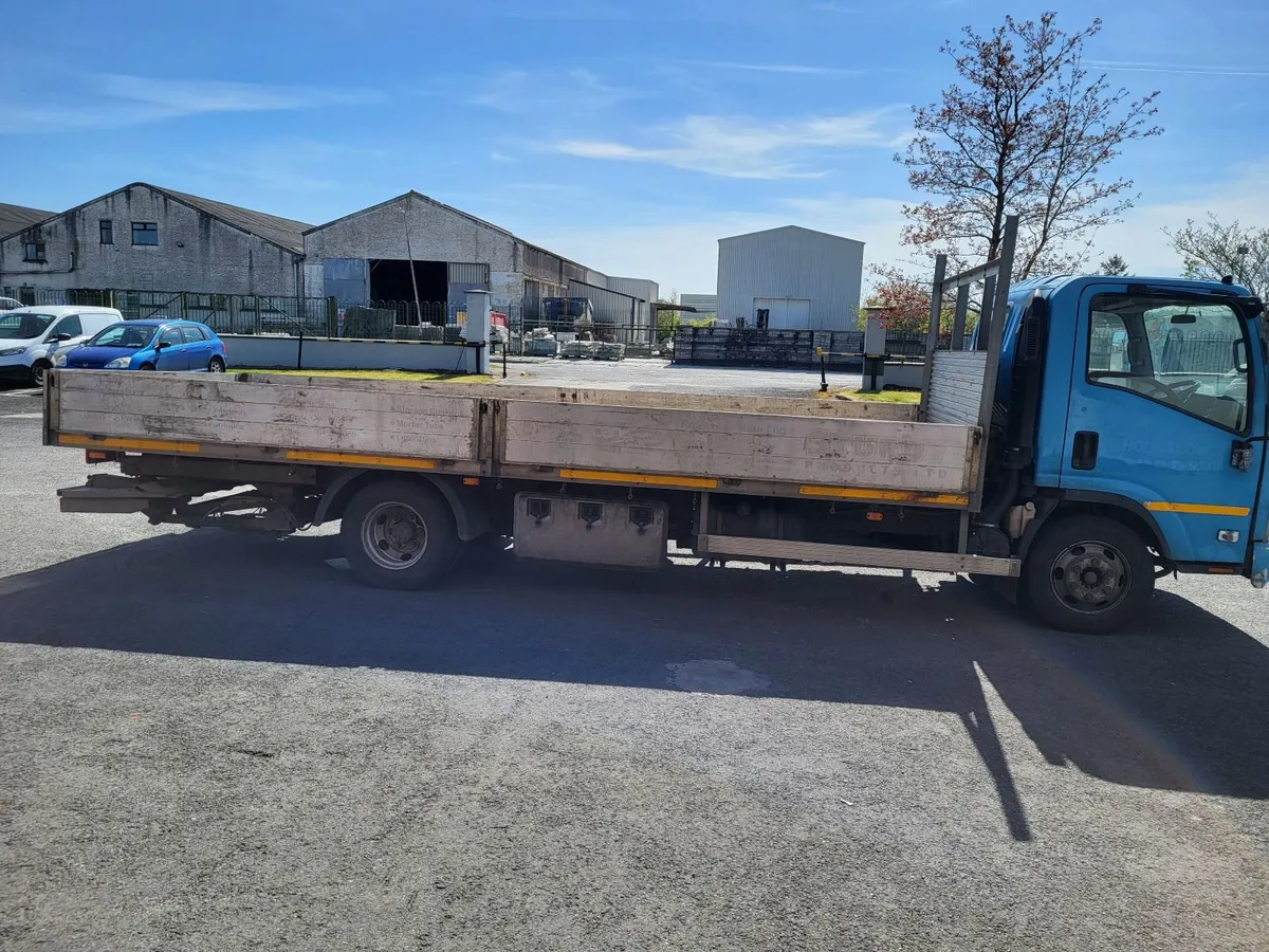 Isuzu Forward 2009 - Image 4