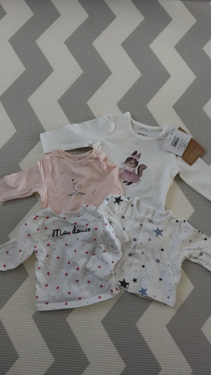 Newborn clothes bundle - 0 to 1 month girl - Image 3