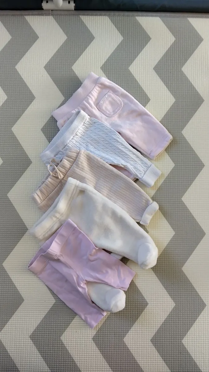 Newborn clothes bundle - 0 to 1 month girl - Image 4
