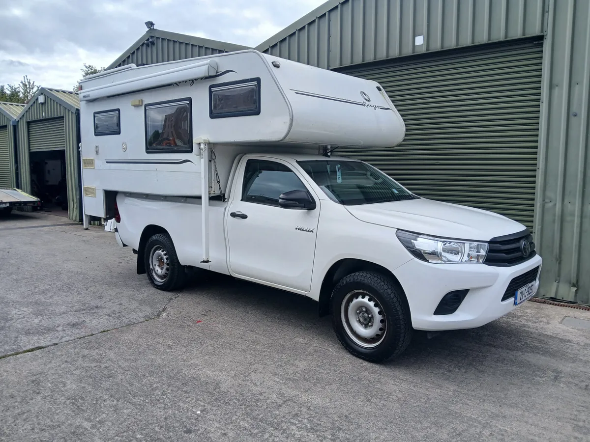 Camper van / Toyota hilux 4wheel drive pick up - Image 3