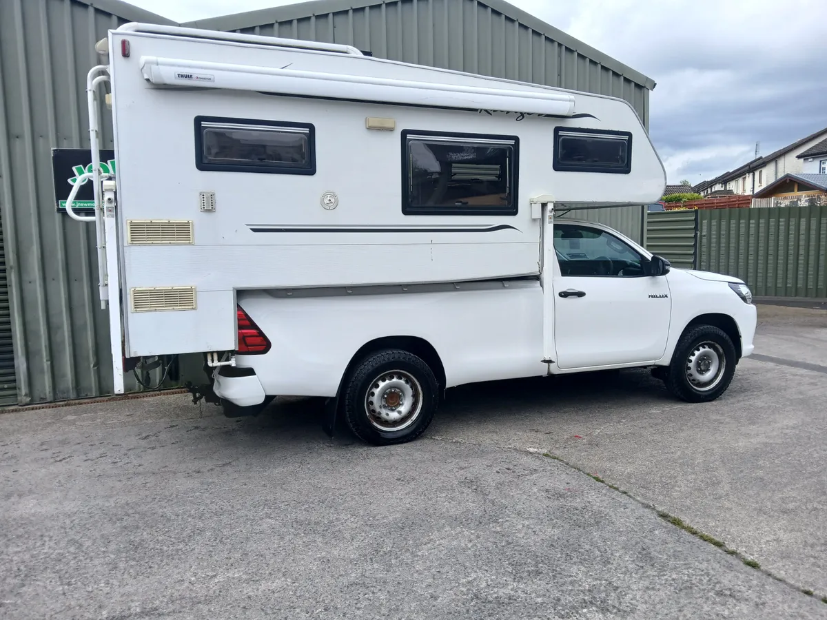 Camper van / Toyota hilux 4wheel drive pick up - Image 2