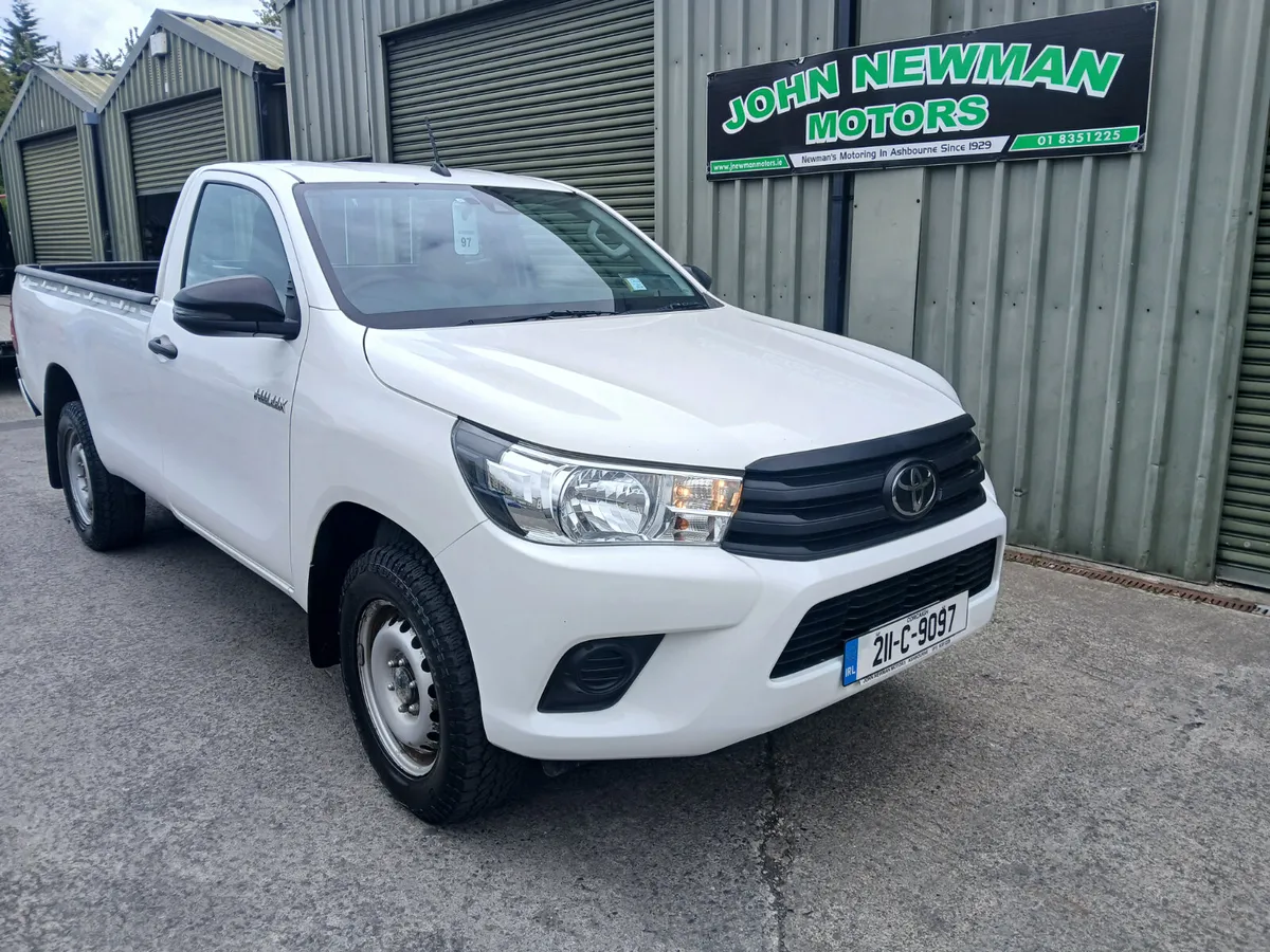 Camper van / Toyota hilux 4wheel drive pick up - Image 4