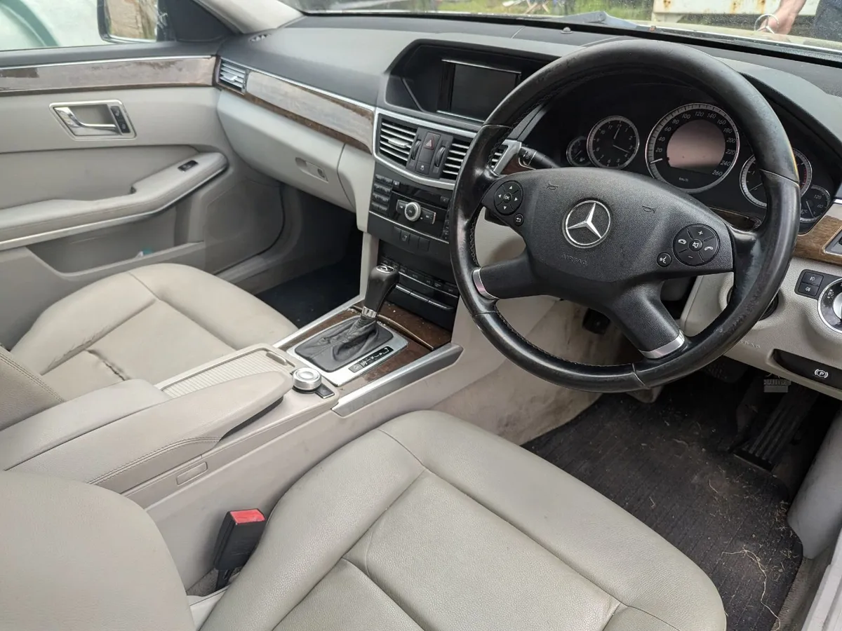 Mercedes Benz - Image 1