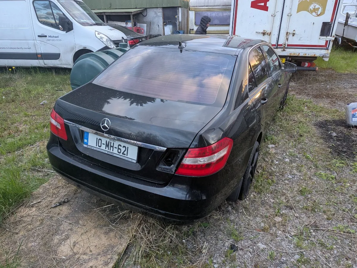 Mercedes Benz - Image 2