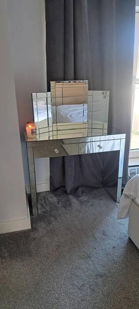 bedroom unity unit and side dressers - Image 1