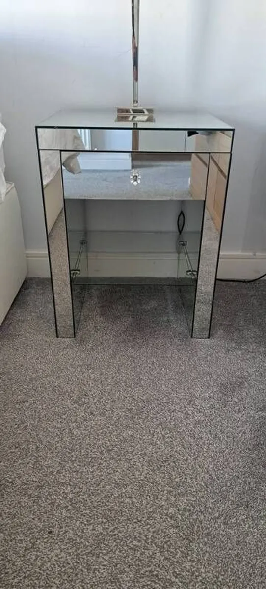 bedroom unity unit and side dressers - Image 3