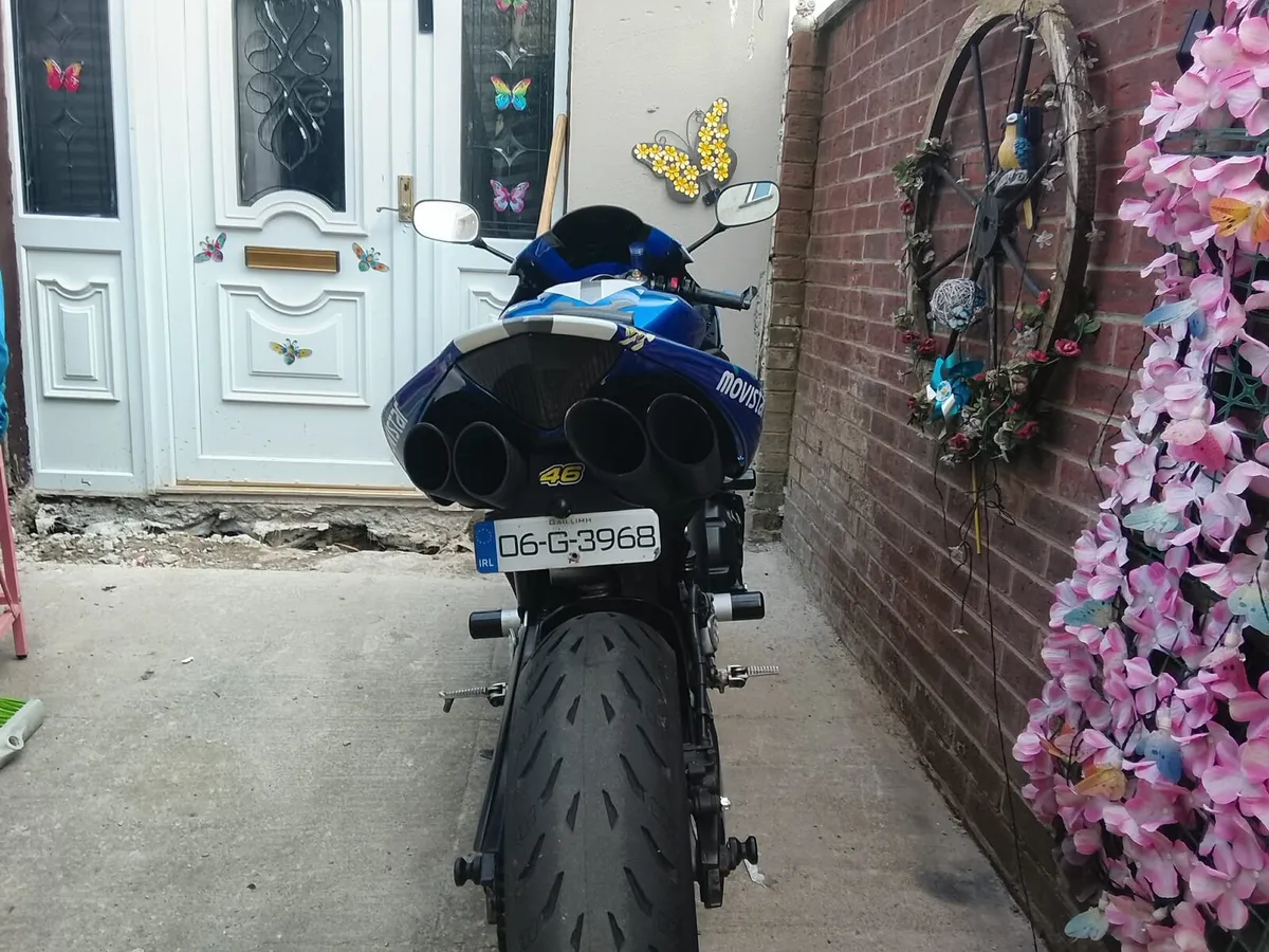 Yamaha r1 - Image 1