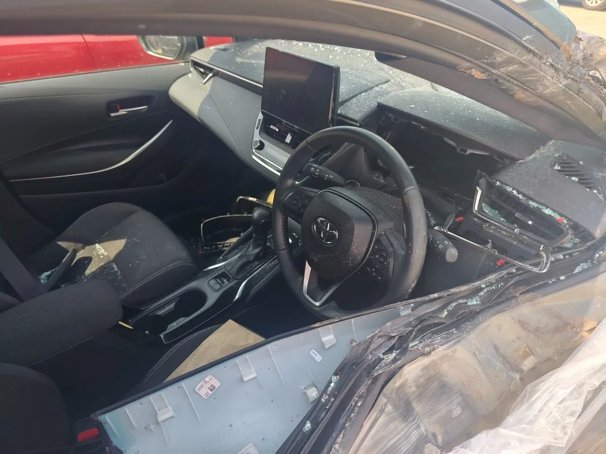 241 toyota corolla - Image 2