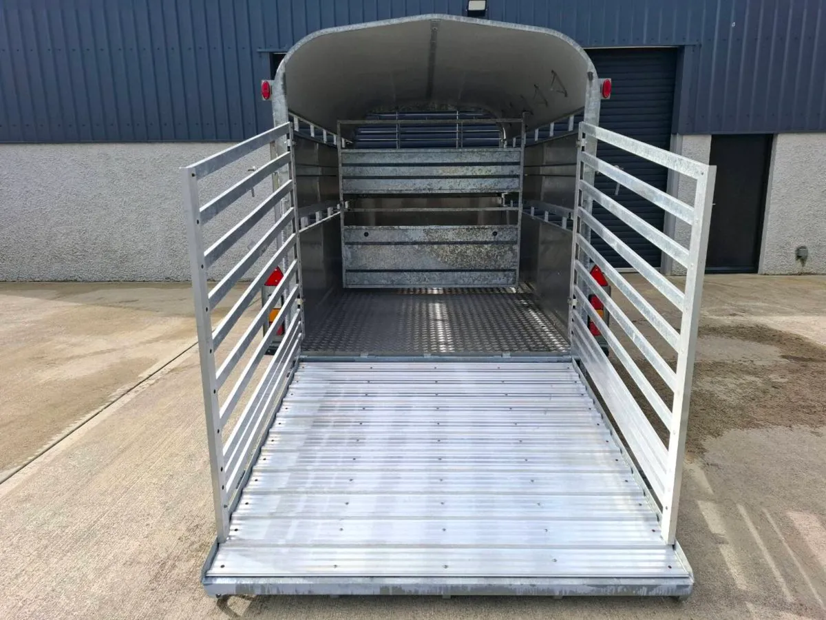 Nugent 12ft x 6ft livestock trailer AS NEW NO VAT - Image 4