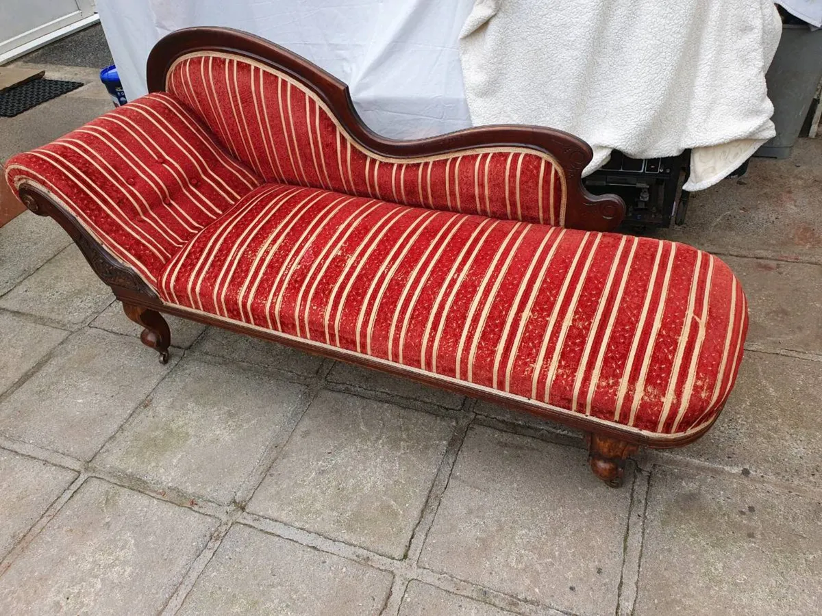 Antique  mahogony Chaise Longue - Image 1