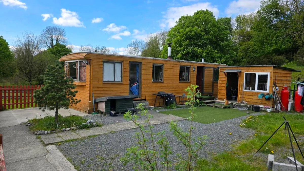 Mobile home - Image 1