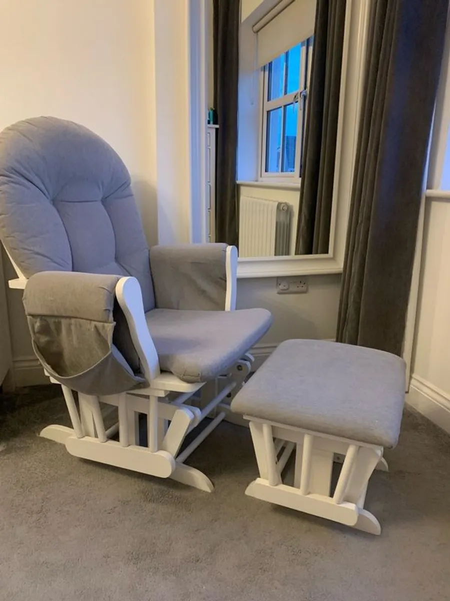 Babylo Rocking chair and footstool - Image 1