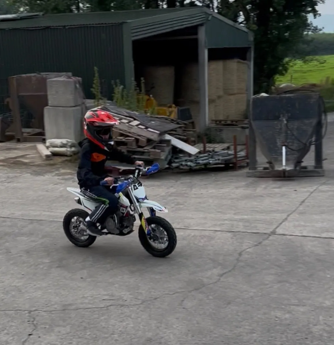 Kids dirt bike - Image 3