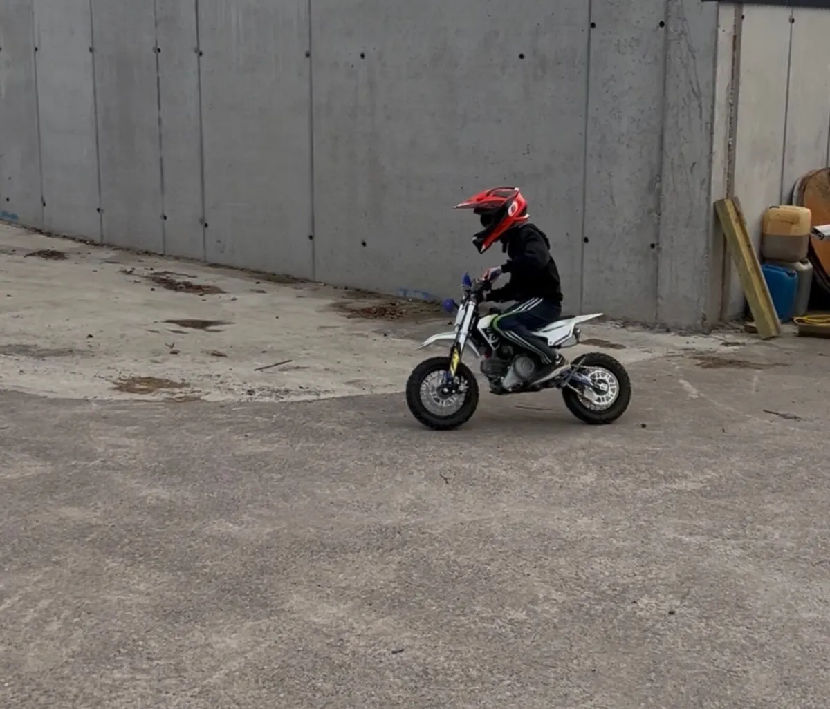 Kids dirt bike - Image 4