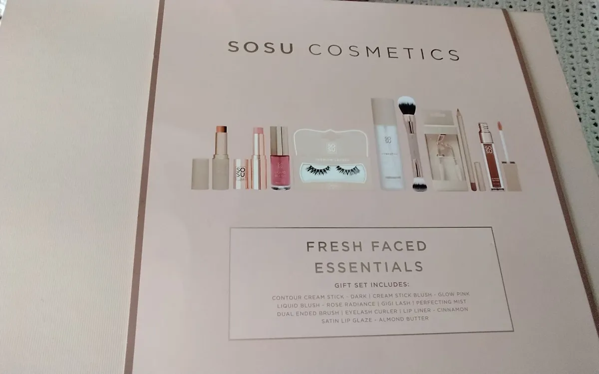 SOSU fresh face essentials large makeup &tools box - Image 2