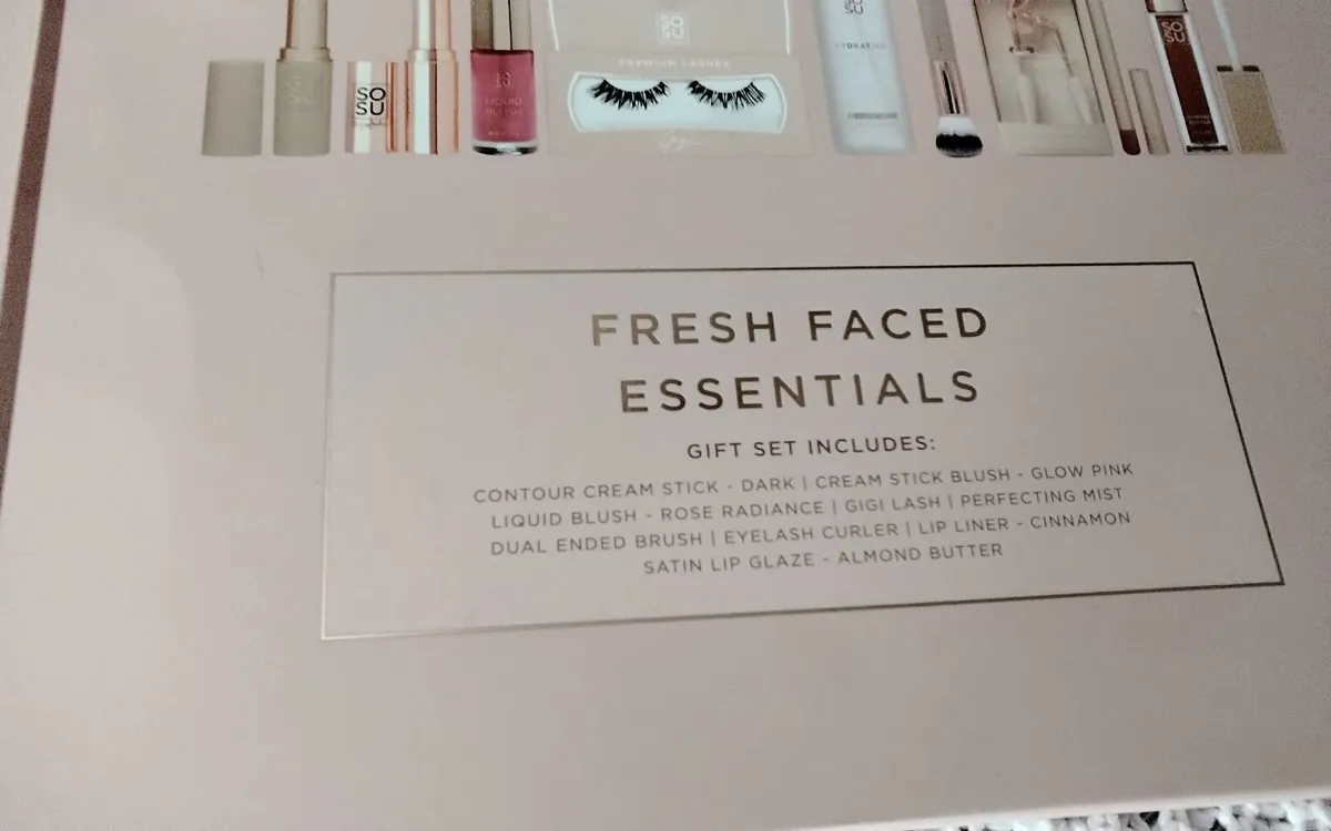 SOSU fresh face essentials large makeup &tools box - Image 4
