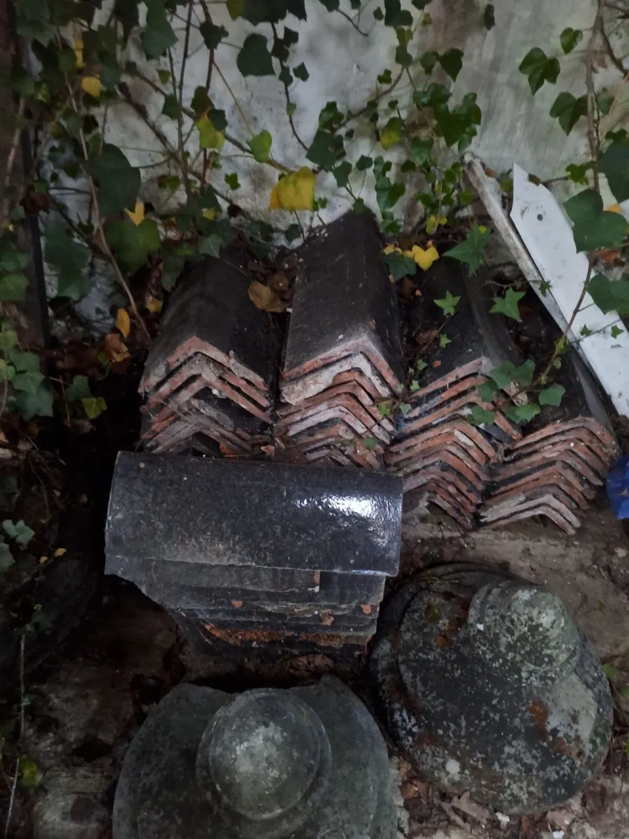 Clay ridge tiles - Image 2