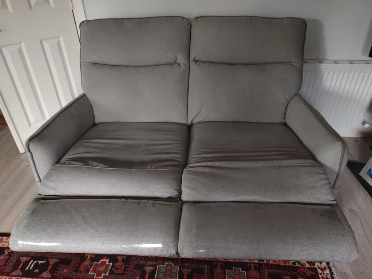 Recliner sofa set - Image 2
