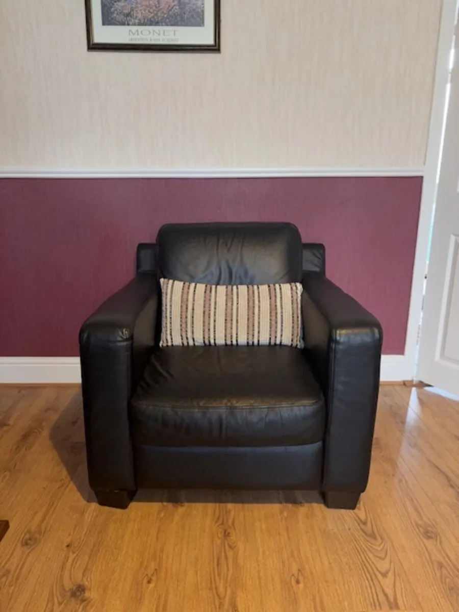 Italian Leather three piece suite - Image 3