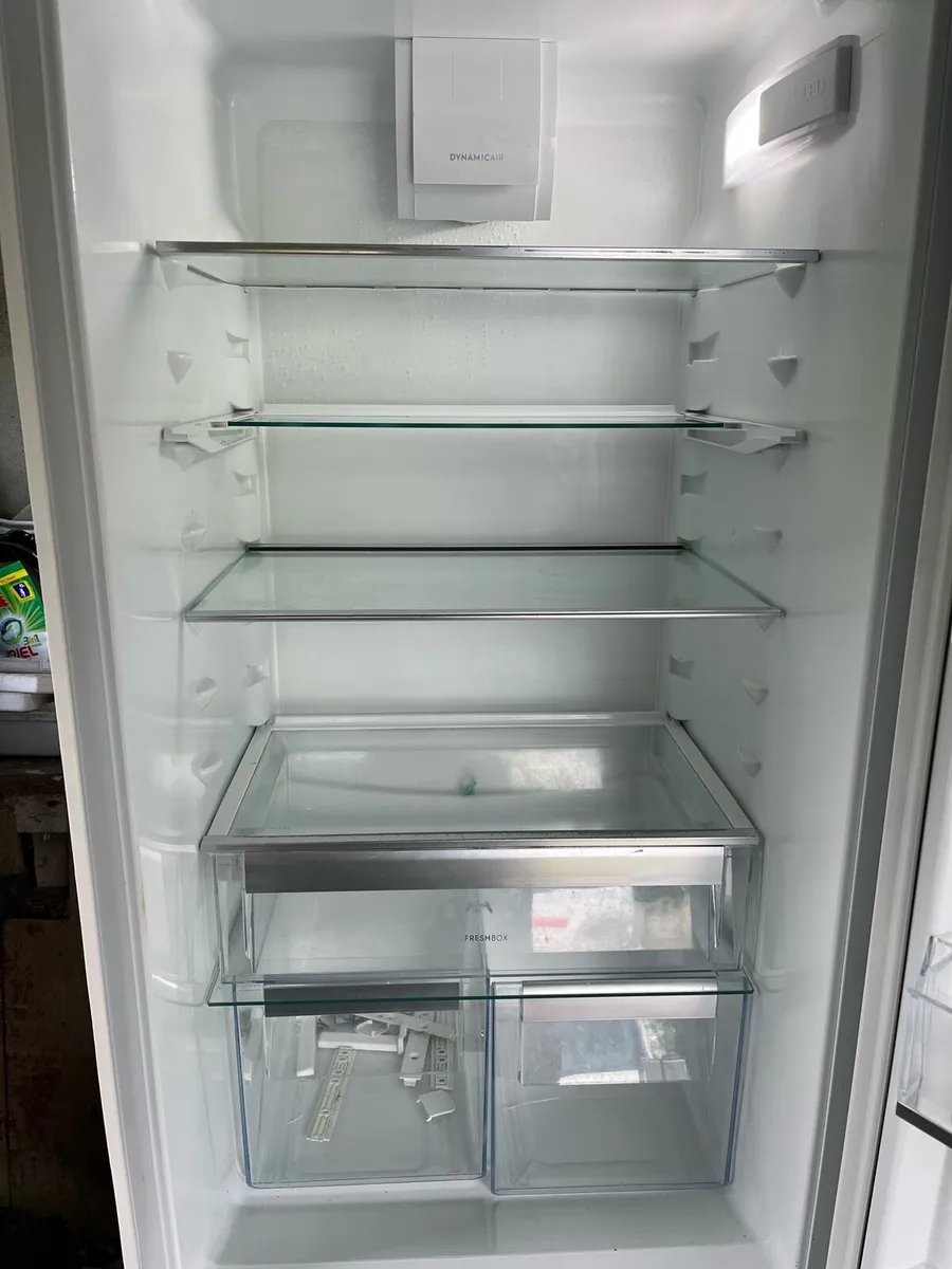 Electrolux Integrated fridge freezer - Image 2