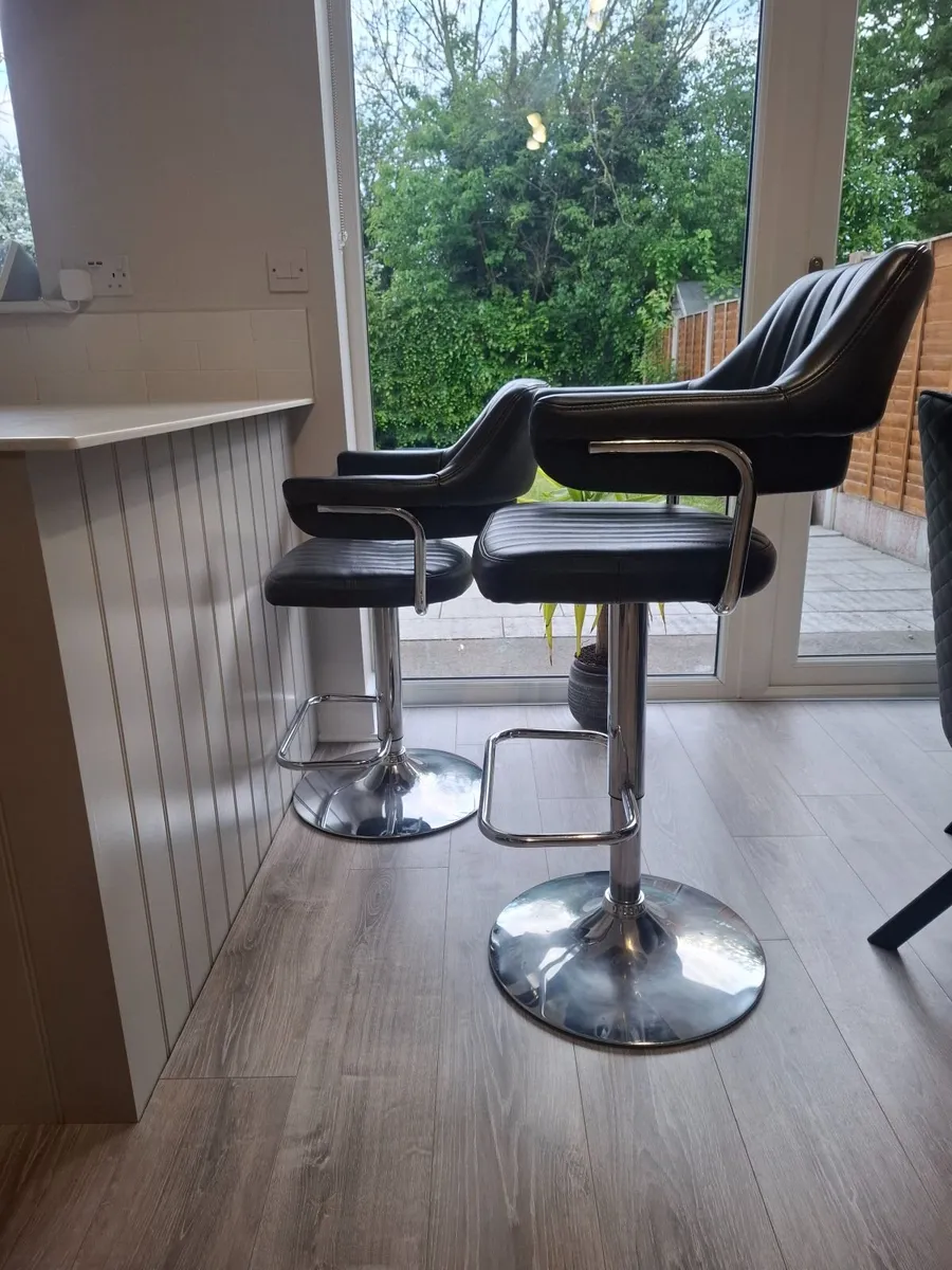 Leather swivel stools. - Image 3