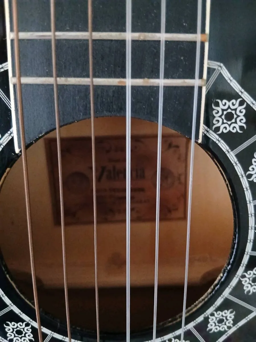 Valencia guitar - Image 3