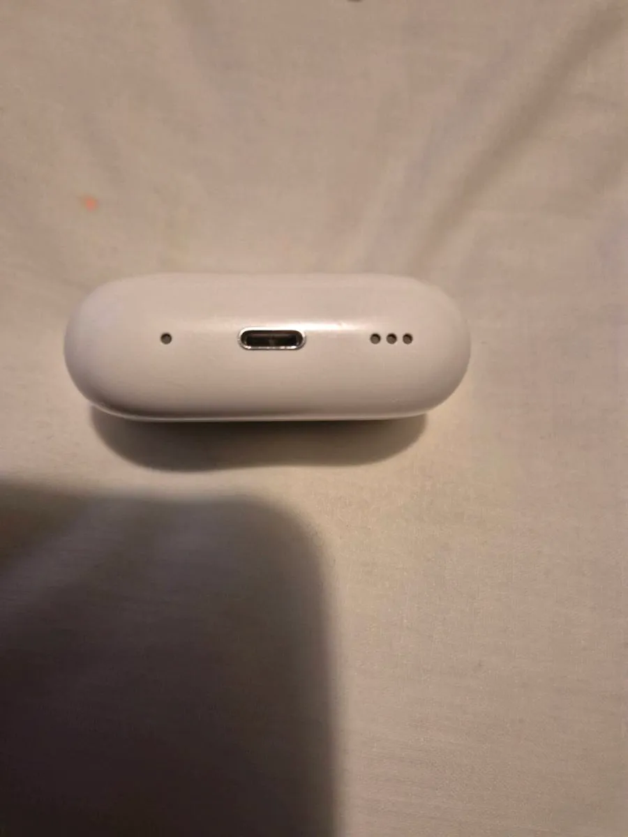 Apple AirPods Pro 2nd Generati - Image 3