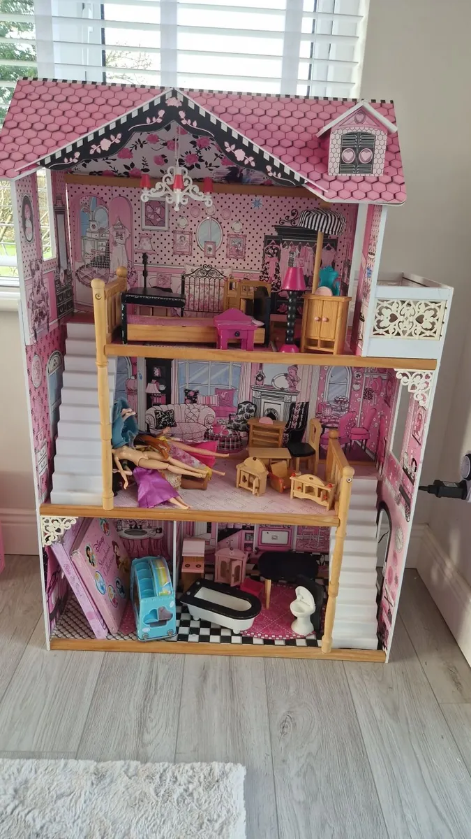 Doll house - Image 2