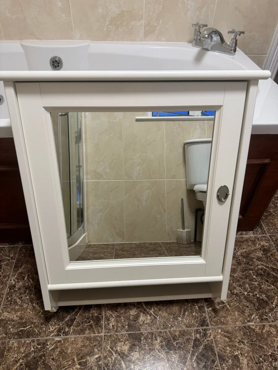 Bathroom cabinet - Image 1