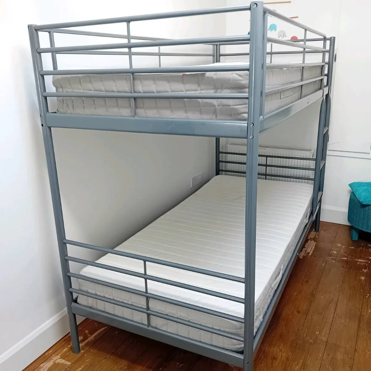 Bunk beds - Image 1