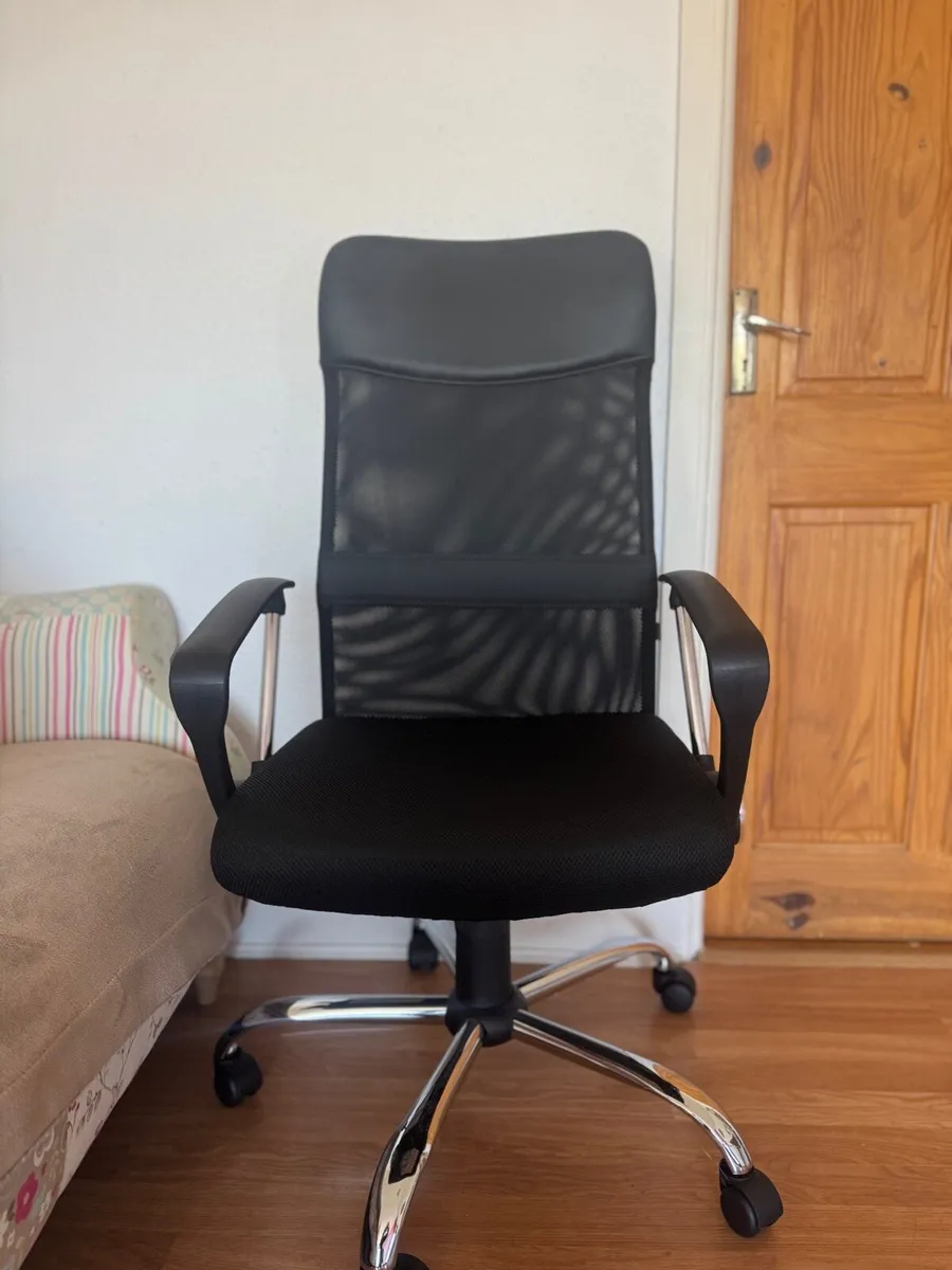 Desk/ Office Chair €30 - Image 1