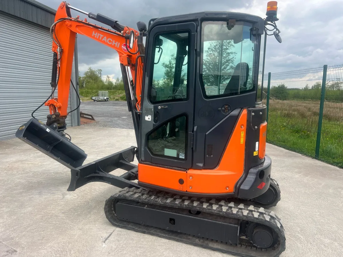 Hitachi ZX33 - Image 4