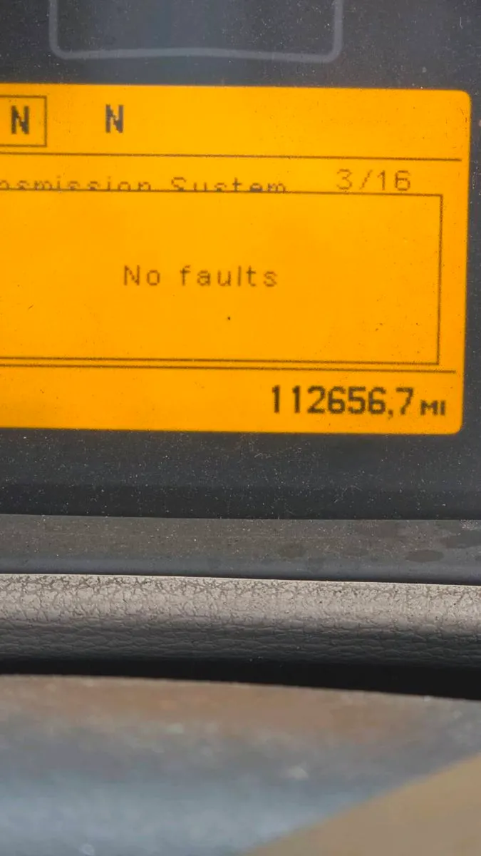 2017 Volvo 250 curtainsider - Image 3