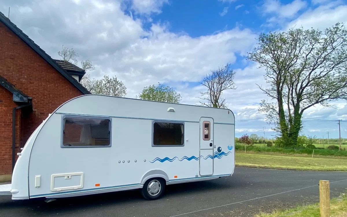Excellent condition Adria Adora caravan - Image 4