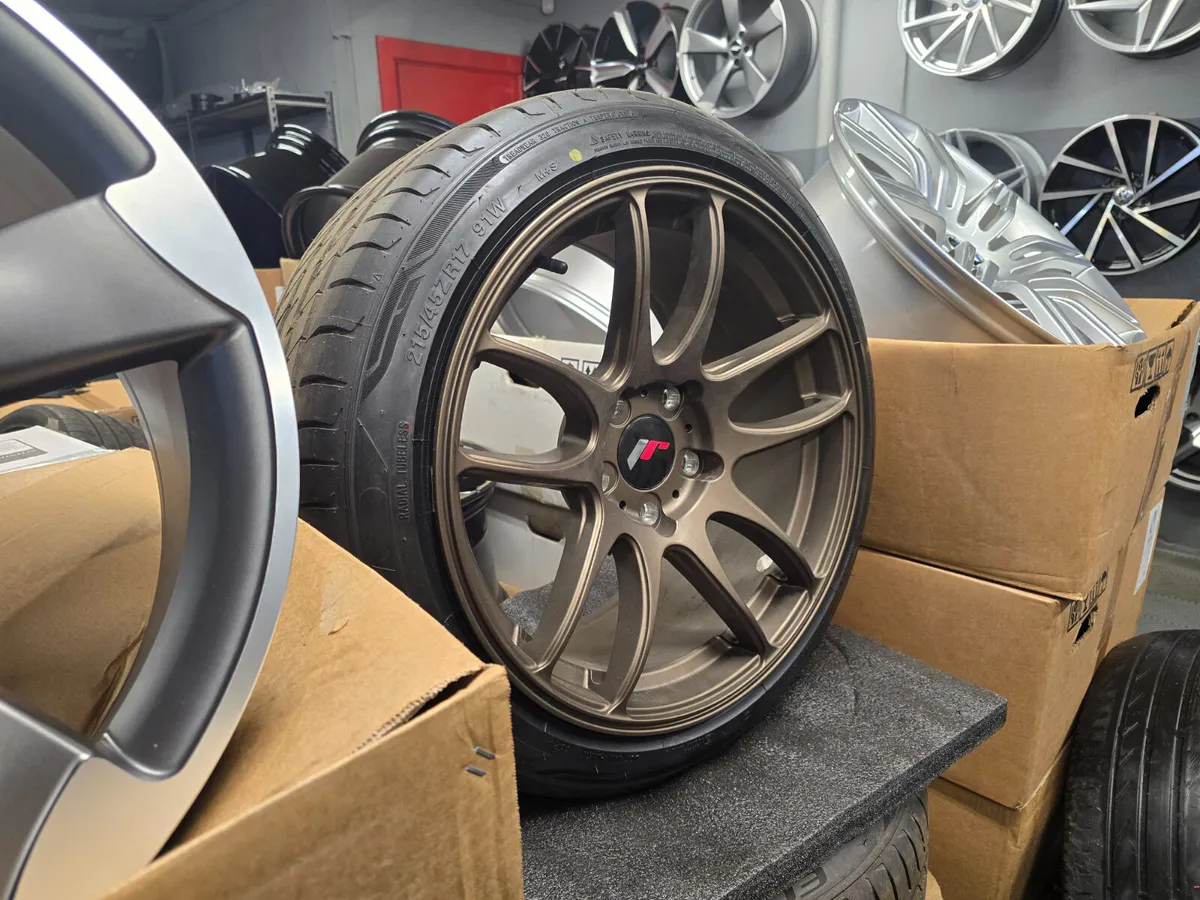 **Special** 17" Japan Racing JR-29