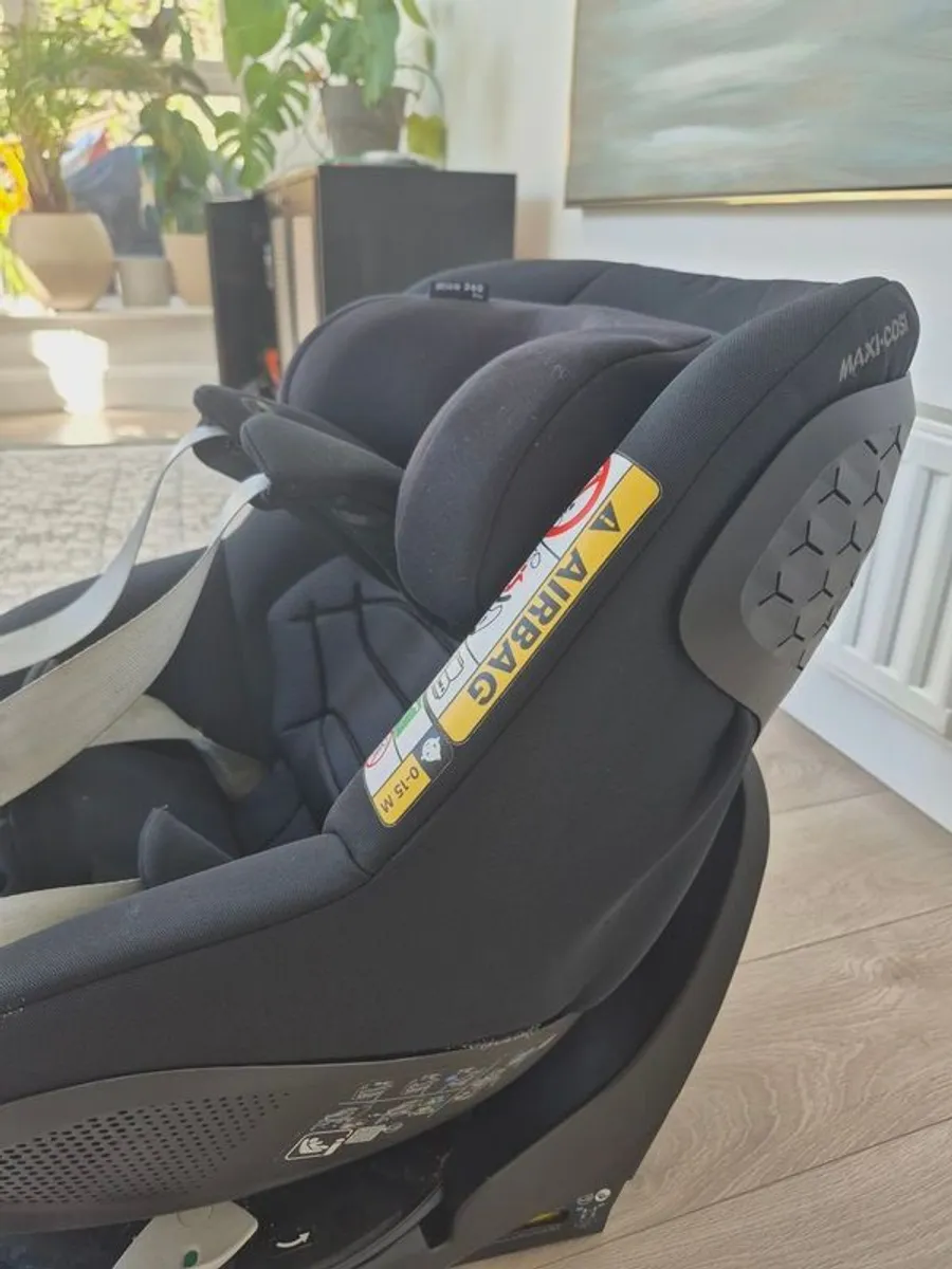 Car seat - Image 1