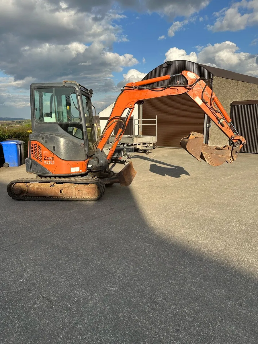 Hitachi digger - Image 1