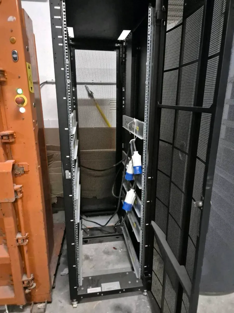 Network server cabinet x2 - Image 2