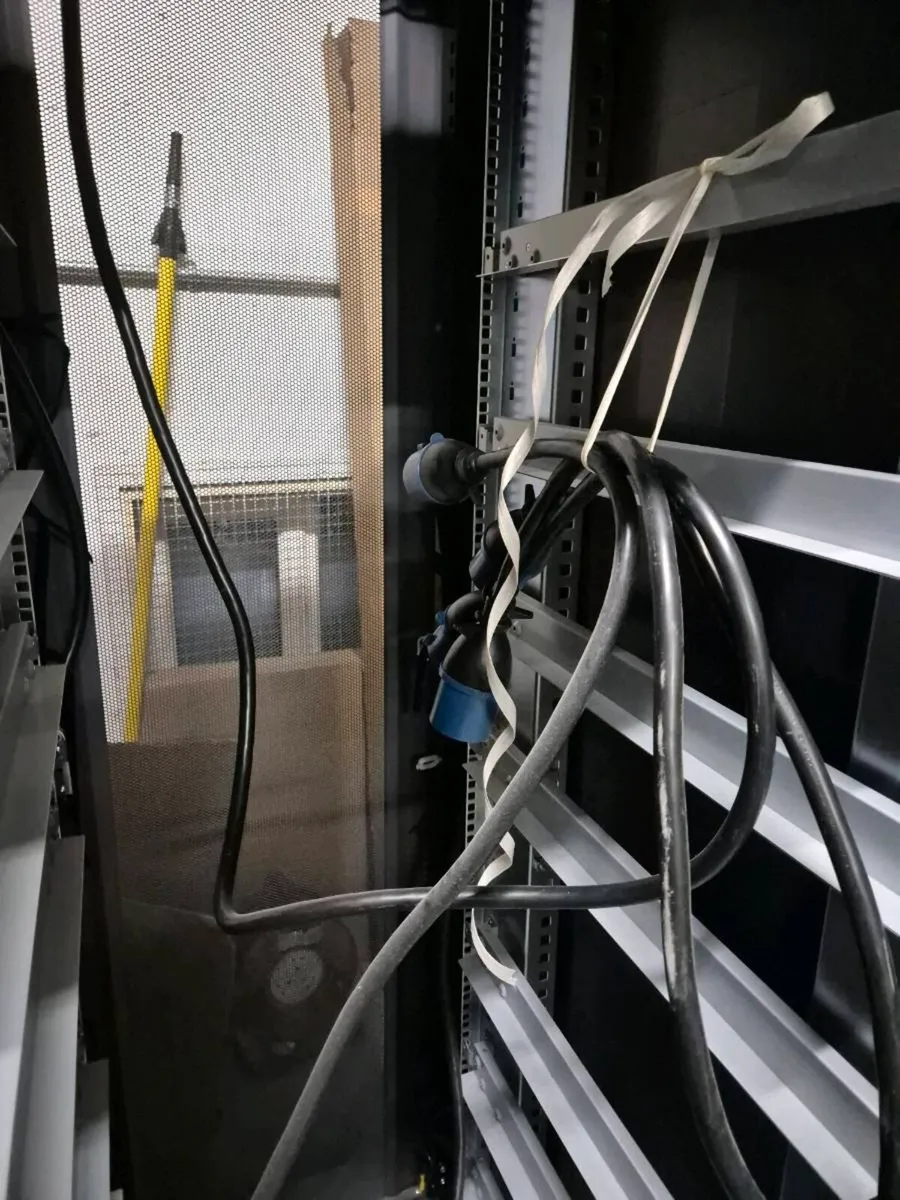 Network server cabinet x2 - Image 3