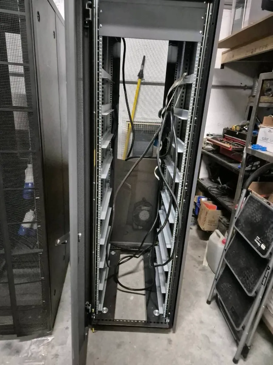Network server cabinet x2 - Image 4